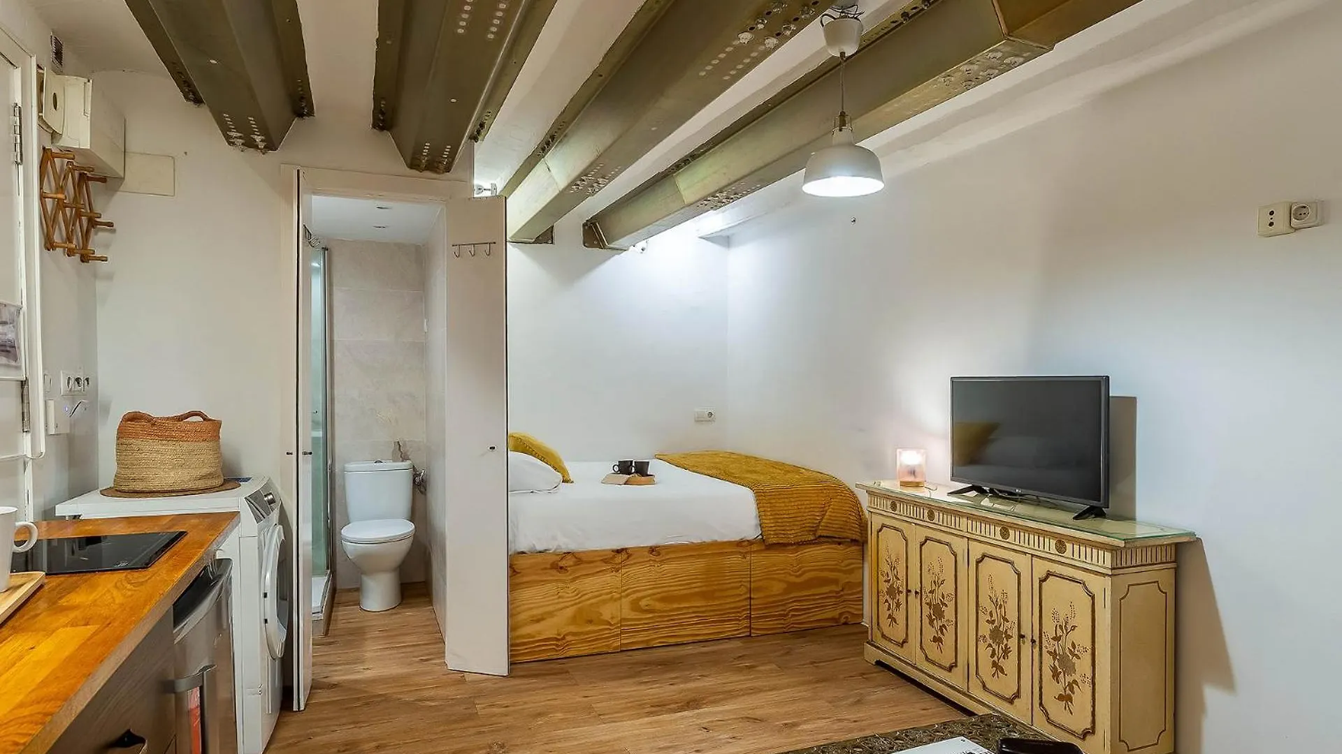 Ab Sant Antoni Studio Барселона 0*,  Испания